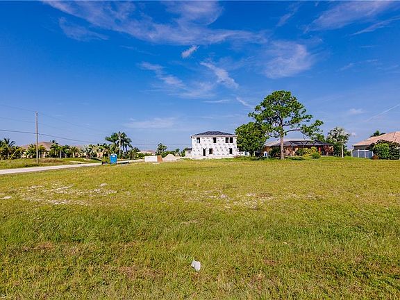 4th image of 400 NW 19th Pl