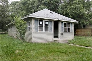 1st image of 82 W Grand Circle Ave