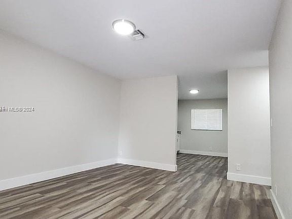2nd image of 450 SW 2nd St #7