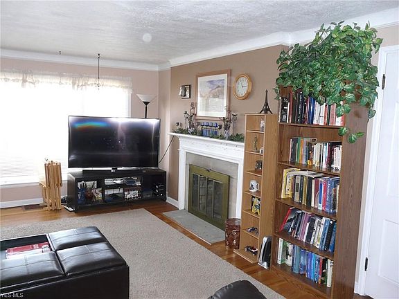 2nd image of 16242 Barriemore Ave