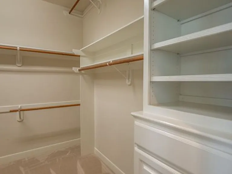 5019 Shining Creek Ct — Photo 37