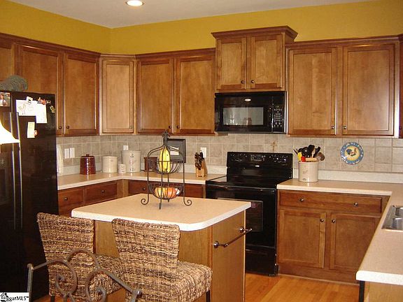 2nd image of 200 Oak Branch Dr