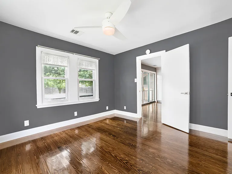 903 W Mary St — Photo 14