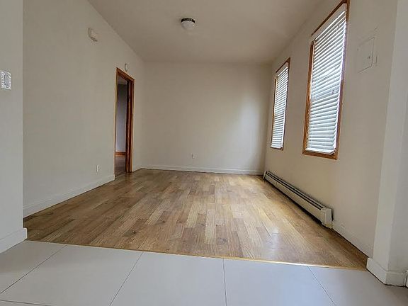 3rd image of 214 35th Ave Floor 1