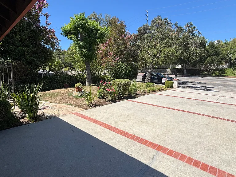 large driveway holds at least 4 cars