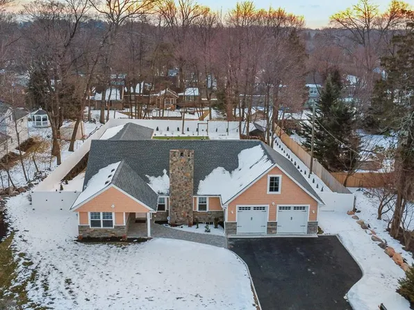 257 Mahwah Rd, Mahwah, NJ 07430