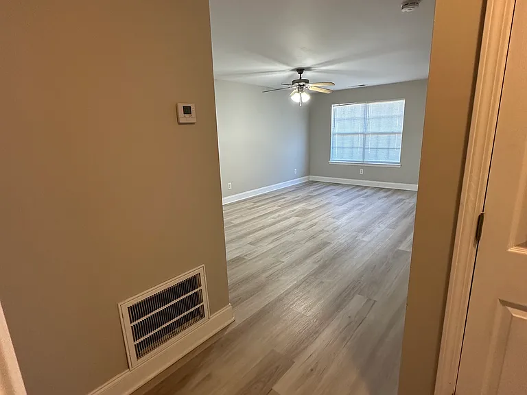 500 Stonehaven Cir #501 — Photo 6