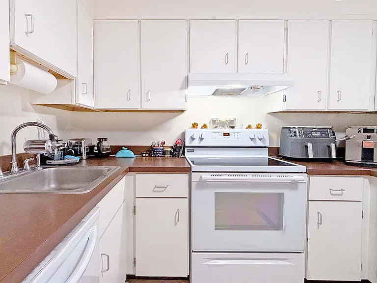 296 Lynn Shore Dr #104 — Photo 11