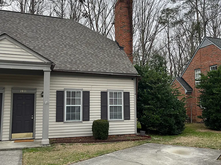 1011 Hulon Ln — Photo 2