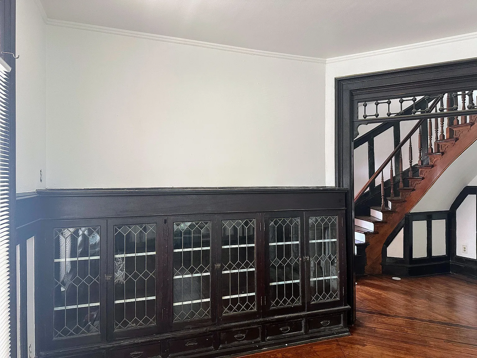 5 bed, 3160 sqft, $4,400 — Photo 3