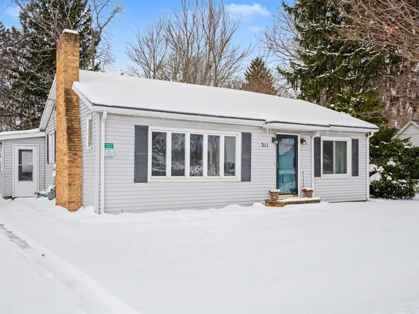 311 Lewis St, Watervliet, MI 49098