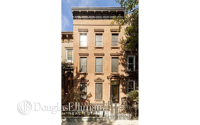 Sold by Douglas Elliman | media 36