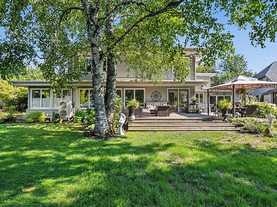 1st image of 3717 Kawkawlin River Dr