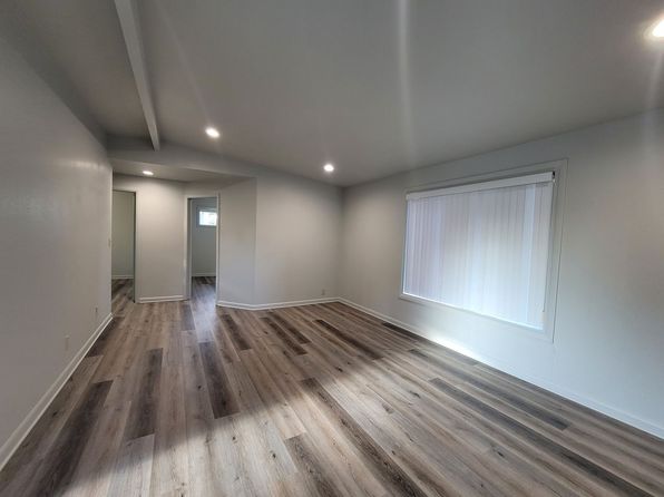 2264 Devos St