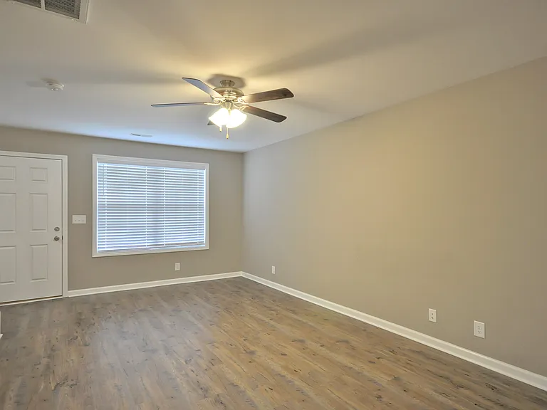 291 Alexander Blvd — Photo 4