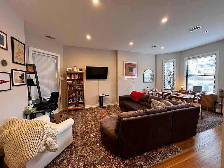 609 W Oakdale Ave #41 — Photo 4