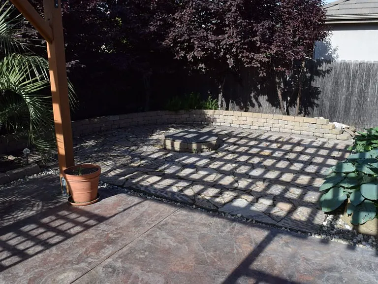 1378 Seymour Cir — Photo 27