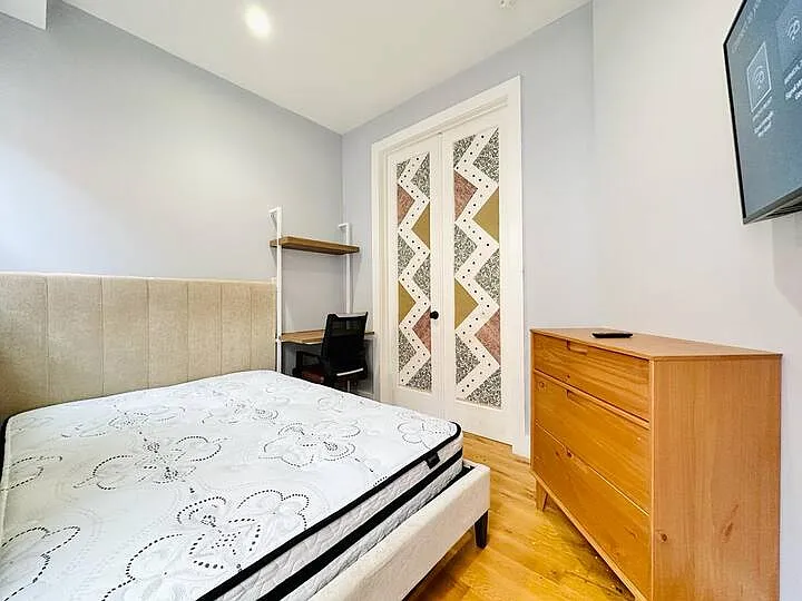 448 Empire Blvd #2R-218