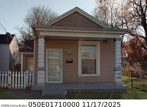 604 Winkler Ave — Photo 1