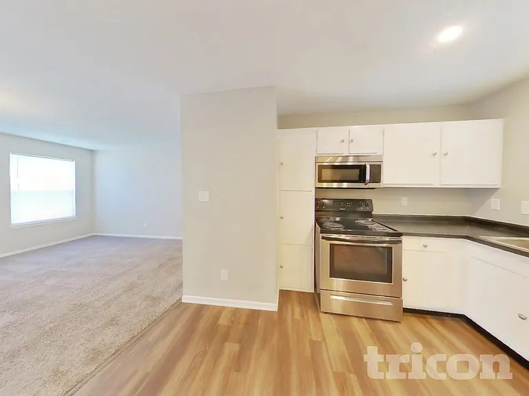 7433 Tassel Ct — Photo 6