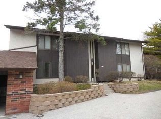 2210 W Good Hope Rd UNIT 17, Glendale, WI 53209