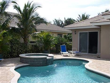 3rd image of 9066 Castle Harbour Cir