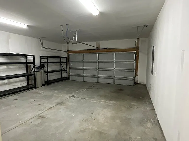 109 Redrock Ct — Photo 38