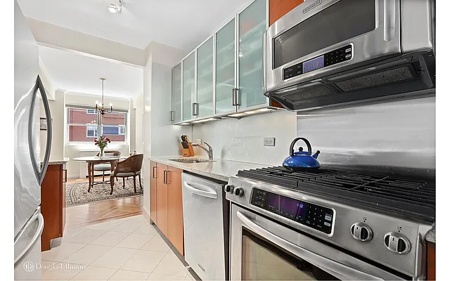 Rented by Douglas Elliman | media 2