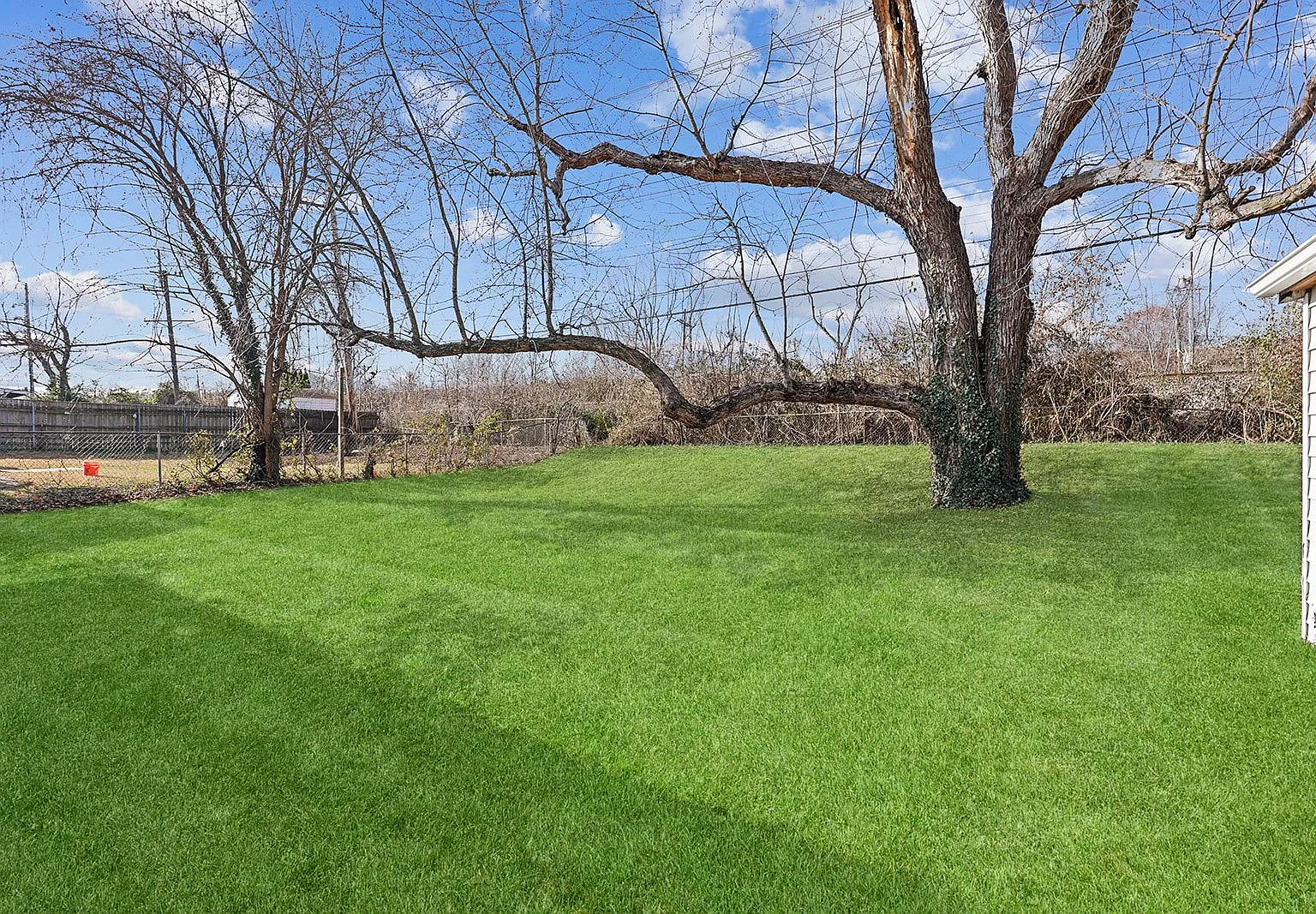 2 bed, 864 sqft, $1,300 — Photo 3