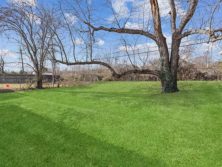 11893 Bridgevale Ave — Photo 3