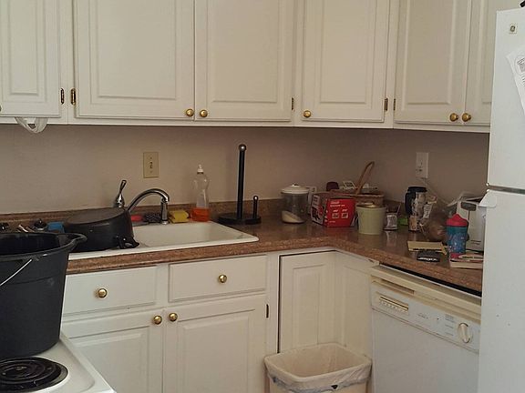 4th image of 703 37th Ave APT 3