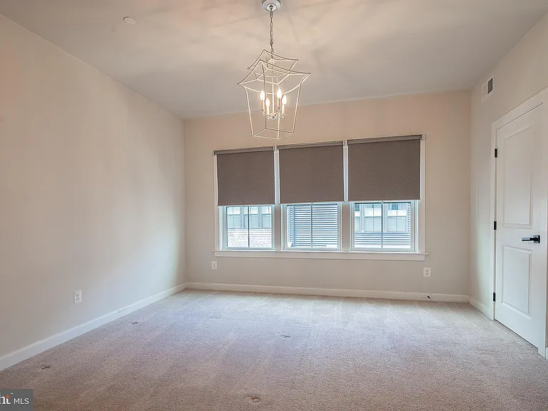 13001 Hattontown Sq — Photo 28