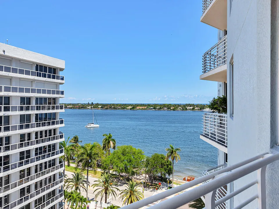 1551 N Flagler Dr #903
