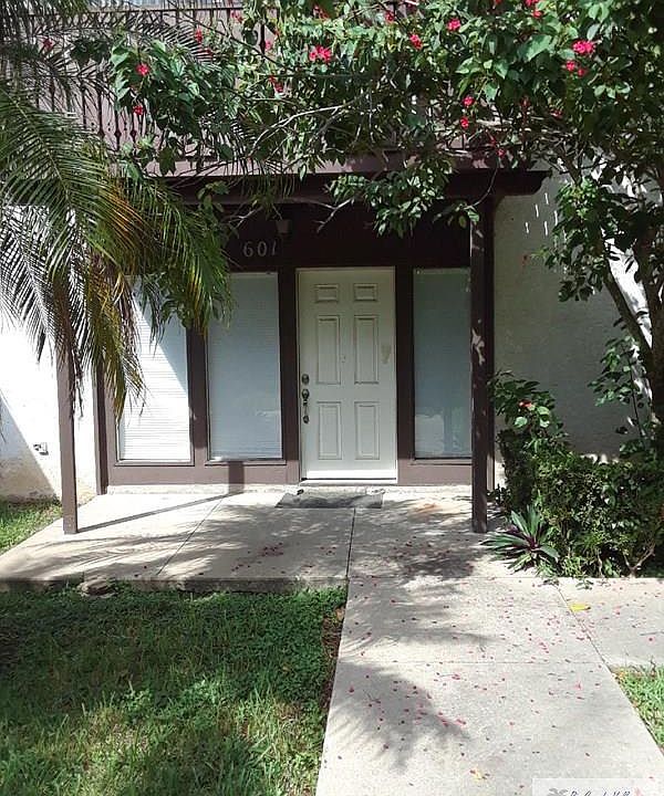 1st image of 401 Boca Chica Blvd