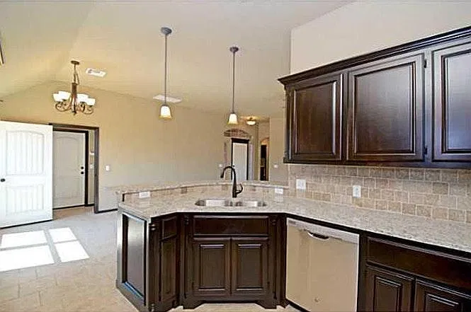 8901 SW 36th Ter