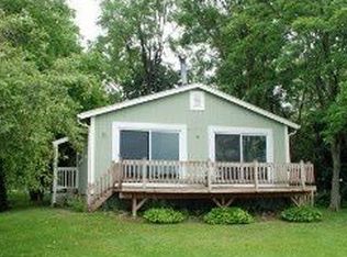 5 Crescent Rd, Waterford, MI 48327