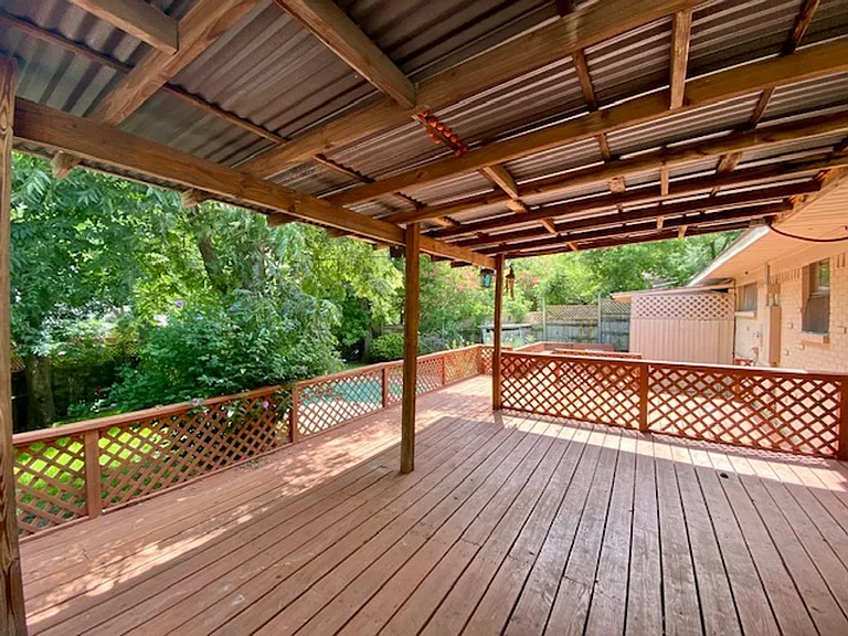 2125 Forest Oaks Dr — Photo 6