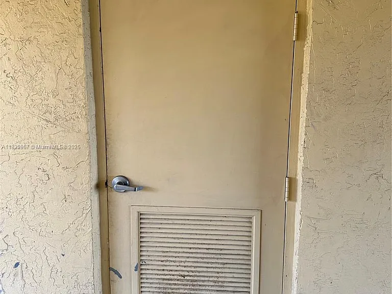 6575 W Oakland Park Blvd #214 — Photo 7