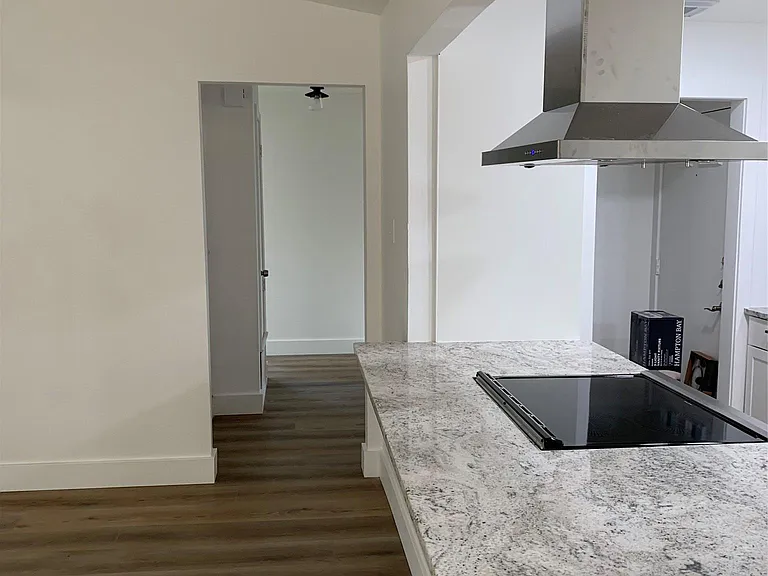 3503 Roanoke Dr — Photo 3