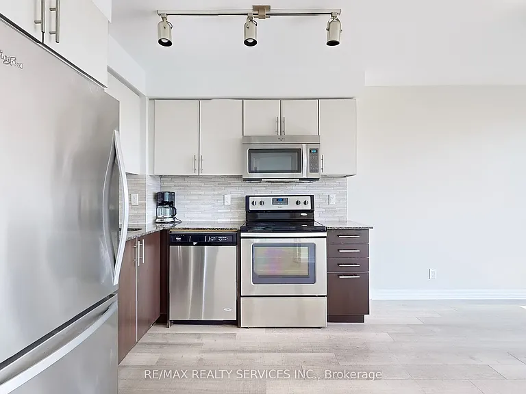 80 Esther Lorrie Dr #415 — Photo 16