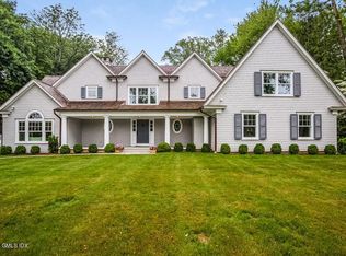 35 Dawn Harbor Ln, Riverside, CT 06878