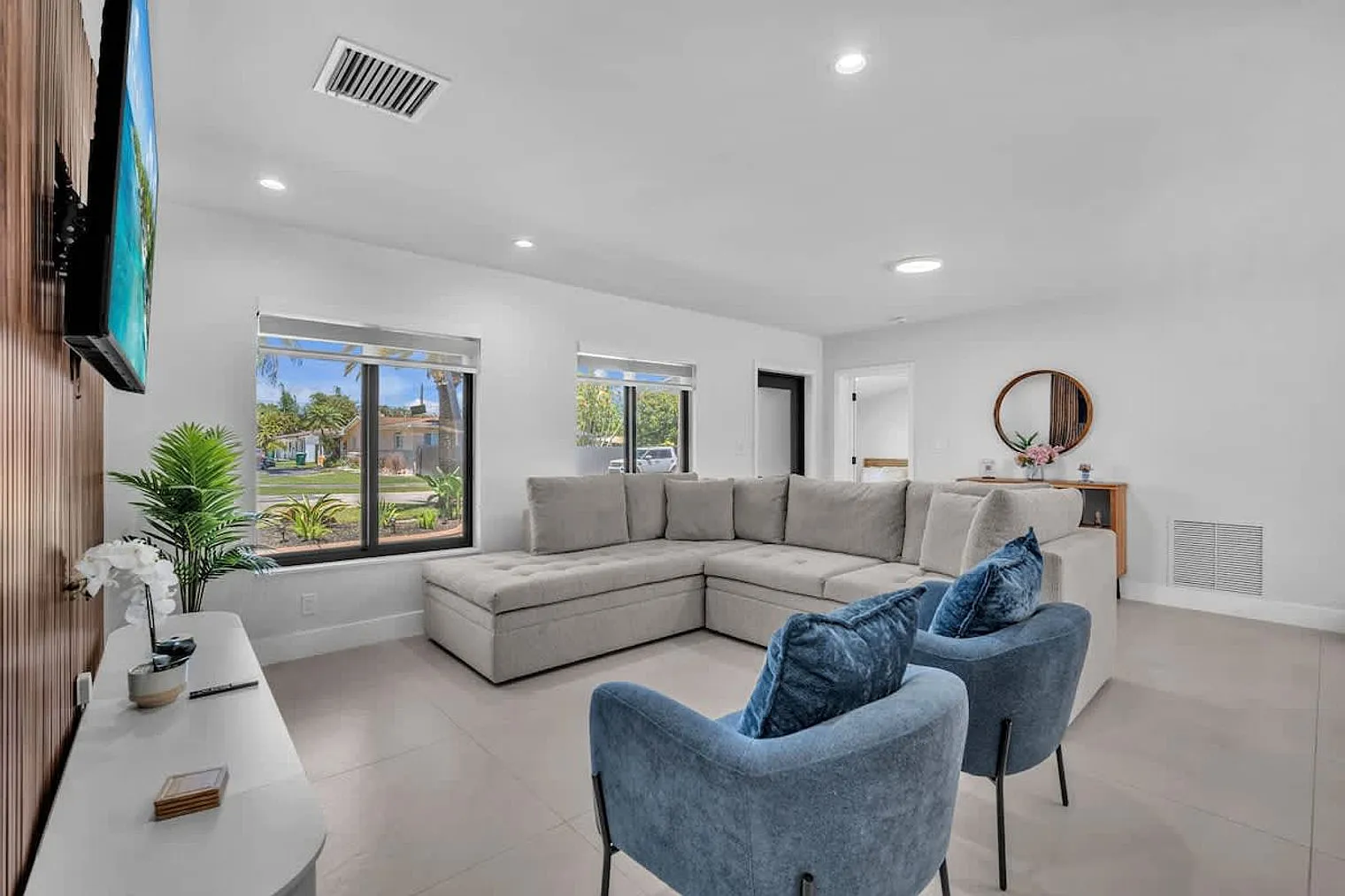 3 bed, 3.0 bath, 1894 sqft, $11,374 — Photo 1