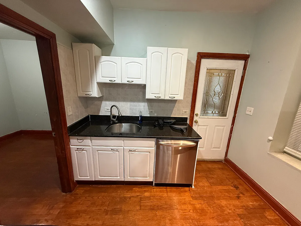 Building Photo - 1224 N Cleaver St #101FR