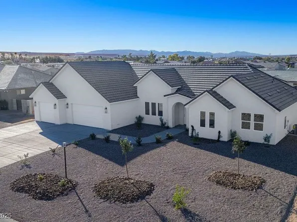 1573 Heights Dr, Moapa Valley, NV 89021
