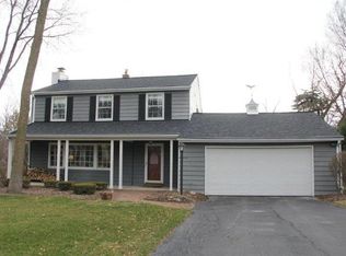 810 Grandview Dr, Elm Grove, WI 53122