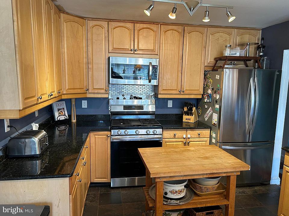 1st image of 2217 Westview Dr