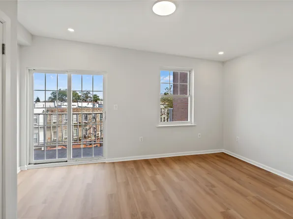 3-35 Grandview Avenue image 7 of 23