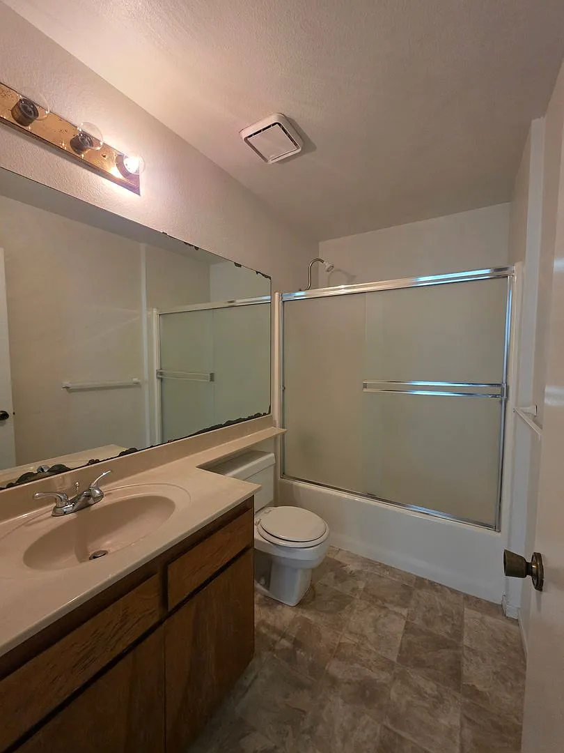 *Wait list full- Currently not accepting applications* Home with pool — Photo 4