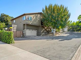 565 E Bobier Dr, Vista, CA 92084