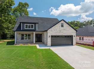 1337 20th Ave NE, Hickory, NC 28601